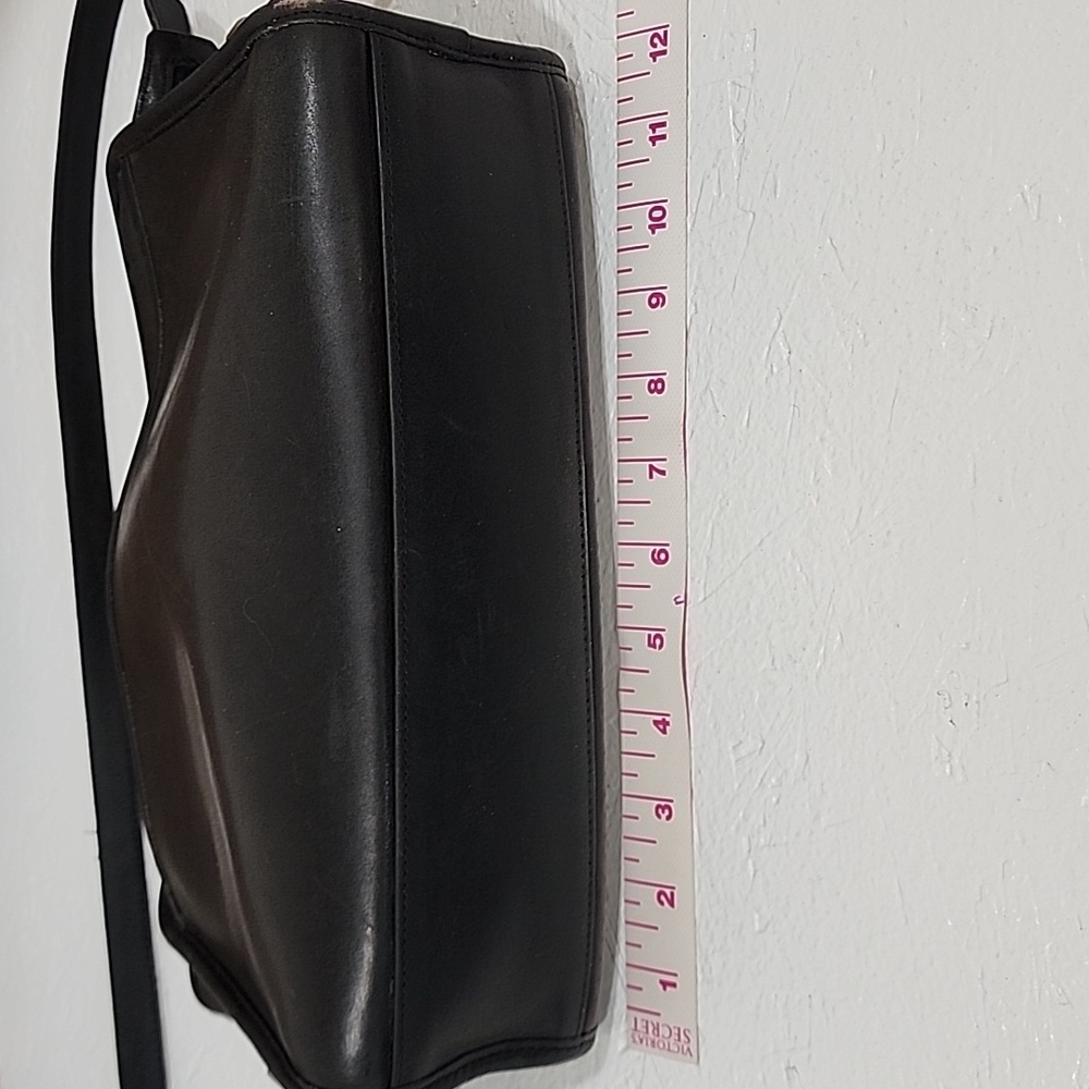 Vintage Coach Crossbody Hand Bag Elegant Black Leather Shoulder Bag - Picture 9 of 13